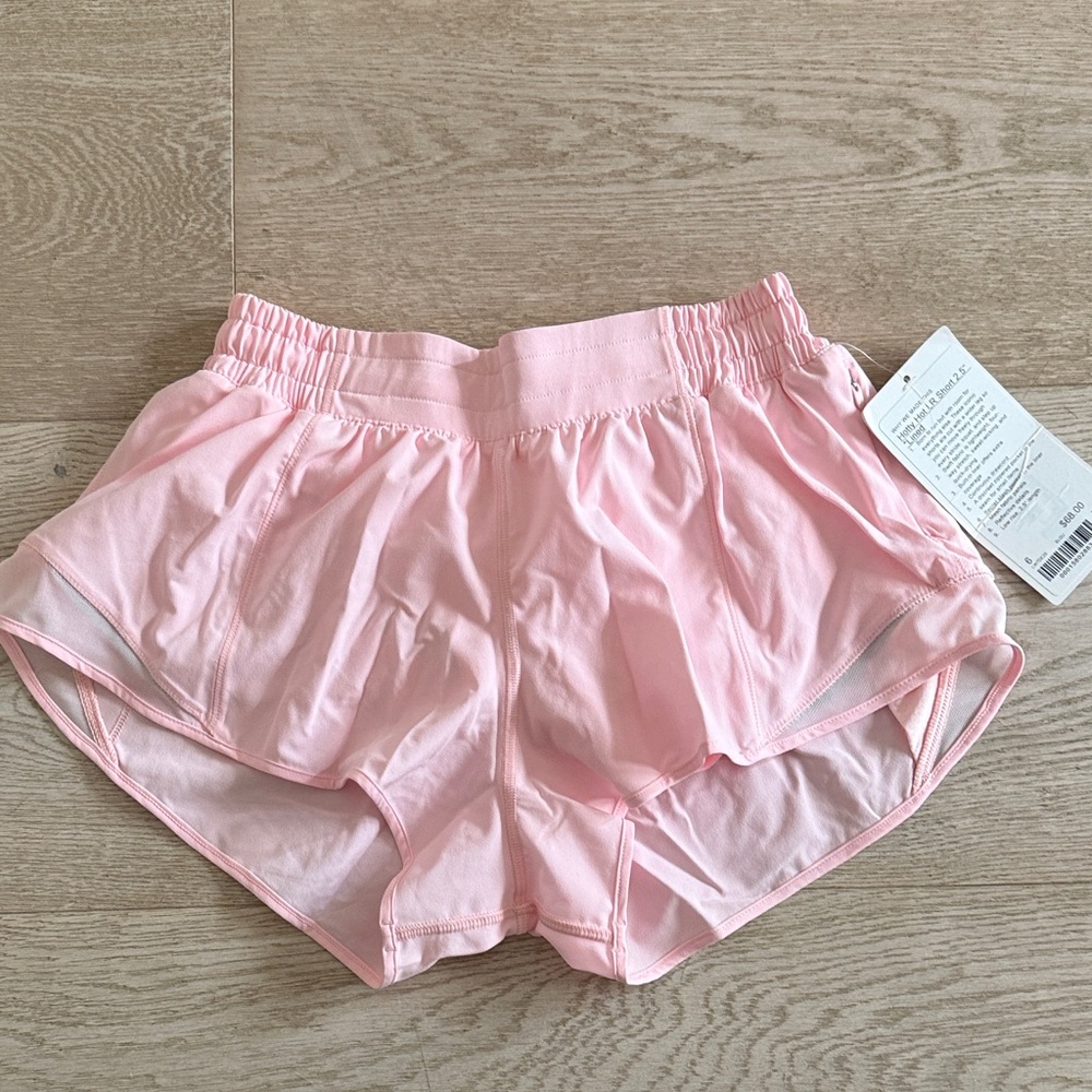 Lululemon Hotty Hot LR short 2.5” *Lined